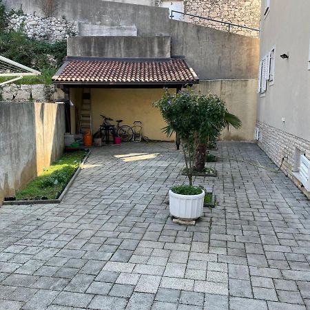 Apartments Girl Novi Vinodolski Exterior foto